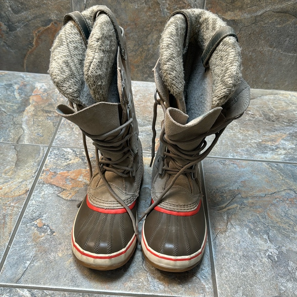 Women 7 Sorel Joan of Artic boots